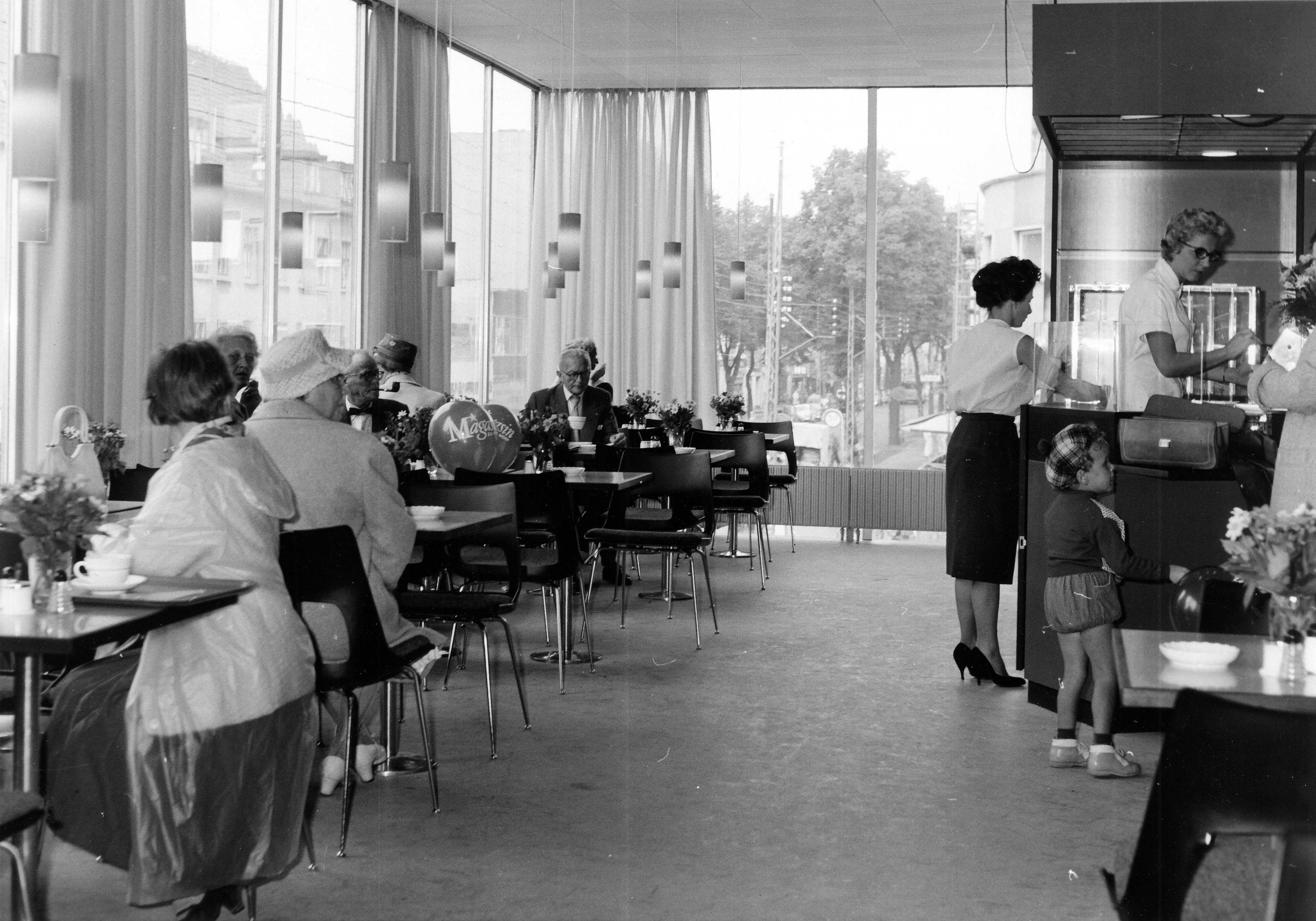 Lyngby Hovedgade 43, 1960 - Magasins cafeteria 